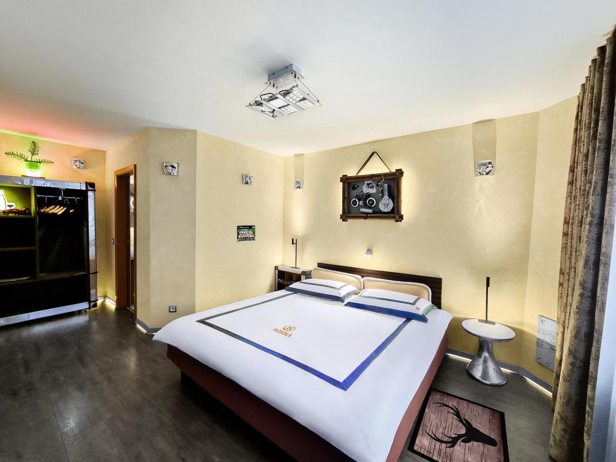 Hotel Roessle Dobel Quarto foto